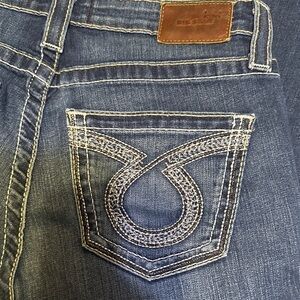 629. Big Star Women's Dark Blue mid rise Skinny Jeans size 31